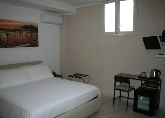 Napule فندق مبيت وإفطار